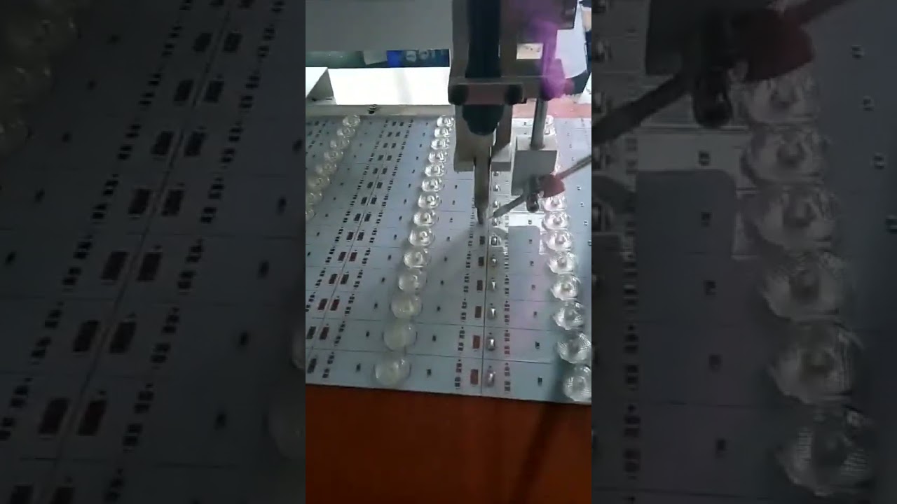 LED 모듈 솔더링 머신 WPM-142 | 자동 와이어 솔더링 시스템